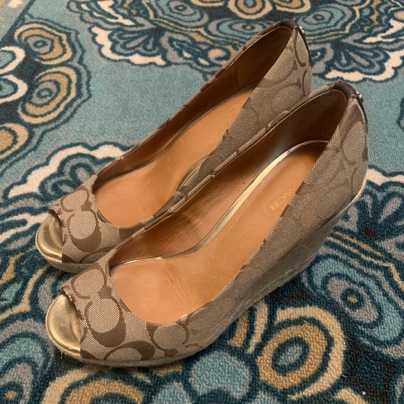 Coach Wegde - Picture 5 of 5